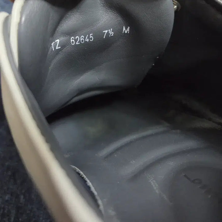 [BUNJANG] Ferragamo White Sneakers 260mm / 페라가모 화이트 스니커즈 260