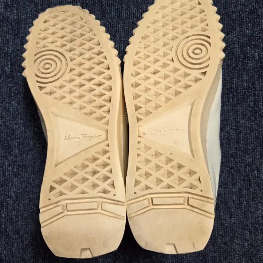 [BUNJANG] Ferragamo White Sneakers 260mm / 페라가모 화이트 스니커즈 260