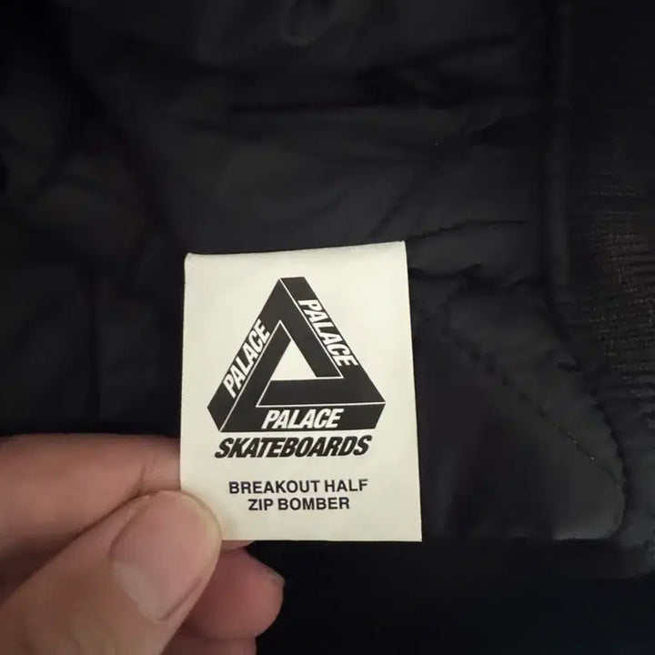 [BUNJANG] Palace Breakout Half Zip Bomber Black Silver - 24FW / 팔라스 브레이크아웃 하프 집 봄버 블랙 실버 - 24FW