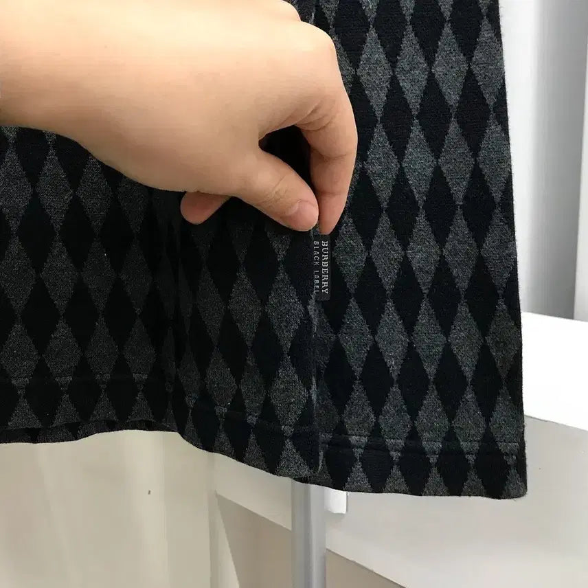 [BUNJANG] Burberry Argyle Turtleneck Long Sleeve T-Shirt / 버버리 로고 아가일 터틀넥 긴팔티