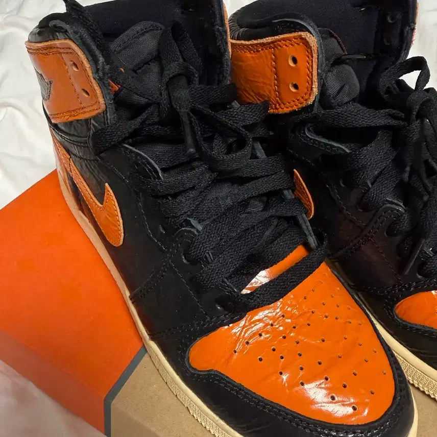 [BUNJANG] Nike Air Jordan 1 Retro High OG Shattered Backboard 3.0 Sneakers / 240 (GS) 조던 1 레트로 하이 OG 쉐터드 백보드 3.0 240