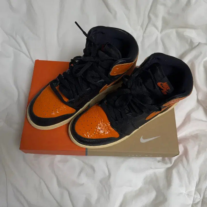 [BUNJANG] Nike Air Jordan 1 Retro High OG Shattered Backboard 3.0 Sneakers / 240 (GS) 조던 1 레트로 하이 OG 쉐터드 백보드 3.0 240