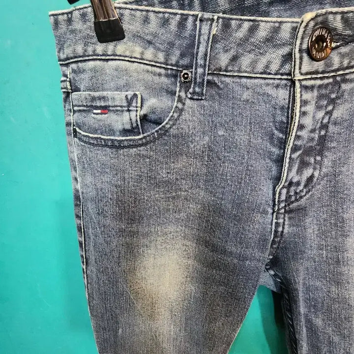 [BUNJANG] Tommy Hilfiger Y2K Women's Slim Fit Washed Jeans / 타미힐피거 y2k 여성 슬림핏 워싱청바지
