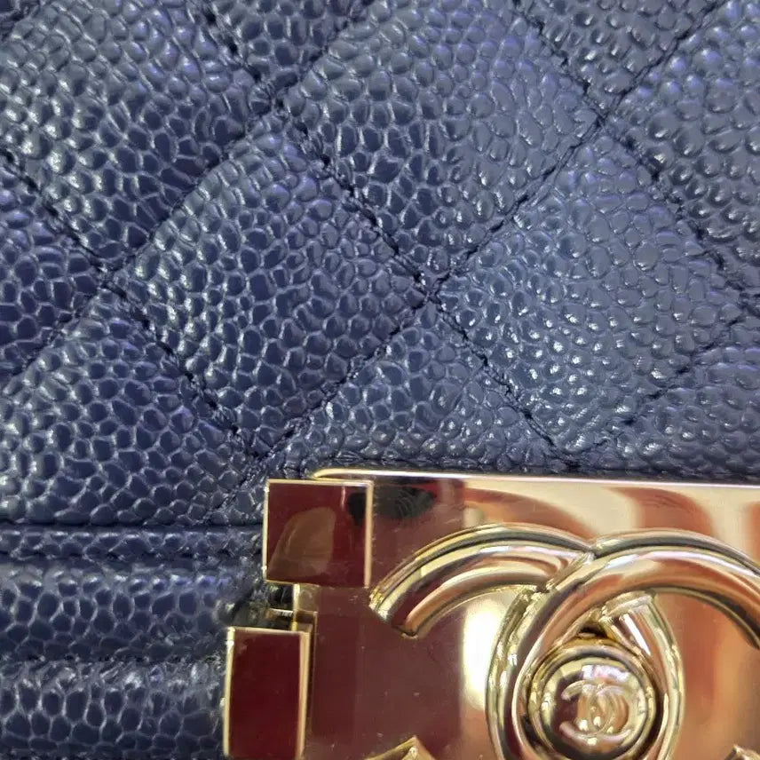 [BUNJANG] Chanel Boy Bag Navy Medium / 샤넬 보이백 네이비 미듐 판매