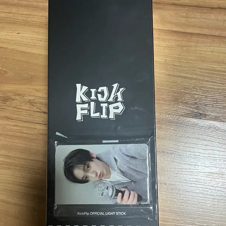 [BUNJANG] Kickflip Official Lightstick with Photocard (Sealed) / 미개봉 킥플립 응원봉 포카포함