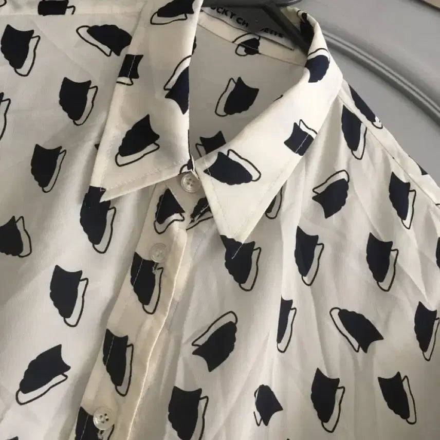 [SOLD OUT] 럭키슈에뜨 블라우스 프리사이즈