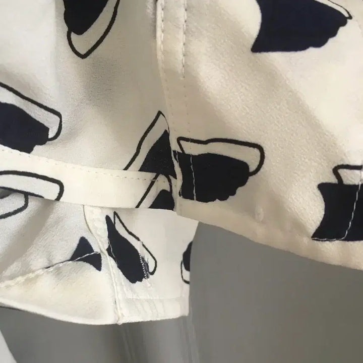 [SOLD OUT] 럭키슈에뜨 블라우스 프리사이즈