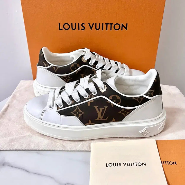 [BUNJANG] Louis Vuitton Monogram Time Out Sneakers / [S급/정품] 루이비통 여성 모노그램 타임아웃 스니커즈 신발
