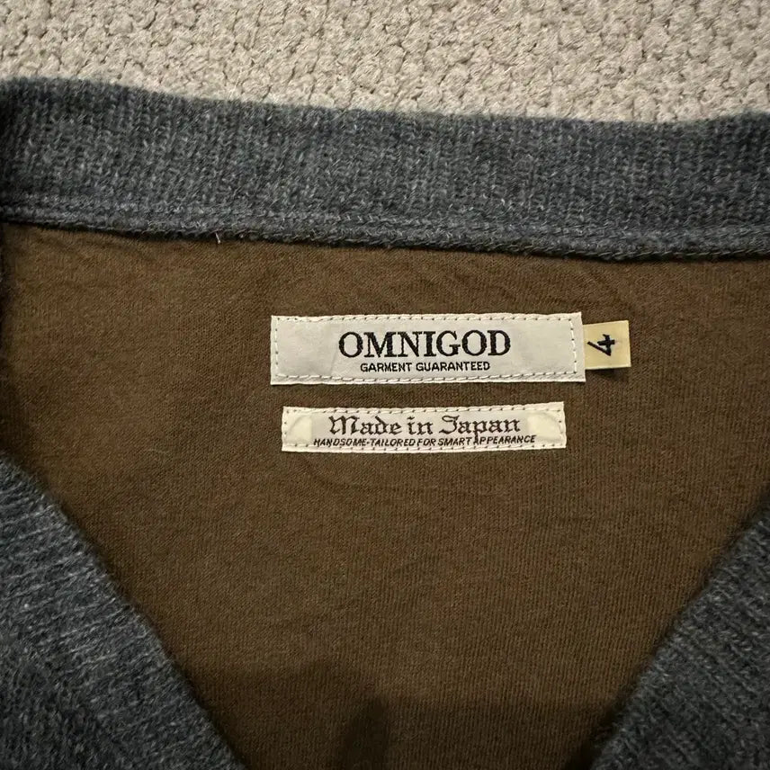 [SOLD OUT] 옴니갓 OMNIGOD 가디건