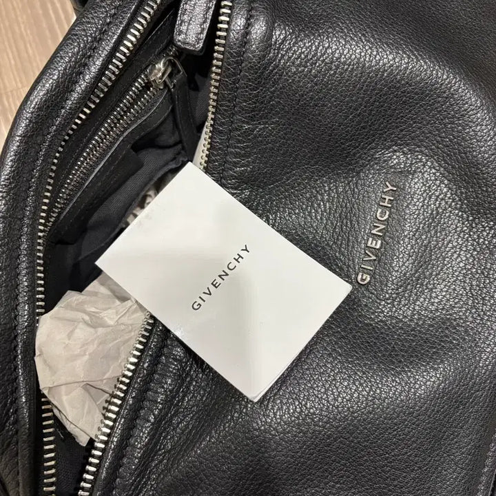 [SOLD OUT] 지방시 판도라백