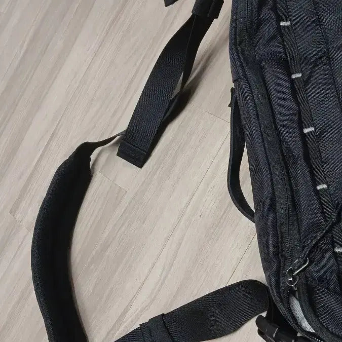 [BUNJANG] Patagonia Black Backpack / 파타고니아 블랙 백팩 가방 노트북가방 등 변형가능