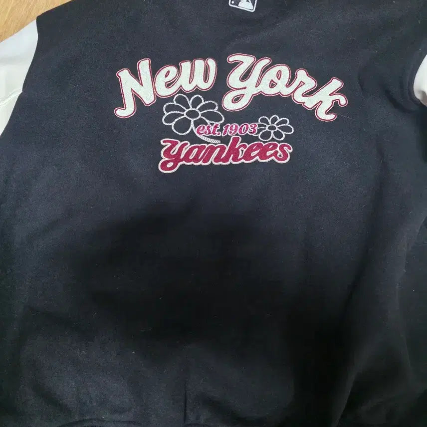 [BUNJANG] MLB Yankees Varsity Jacket / MLB 엠엘비 카라봄바시티자켓 새상품 아주저렴히판매!!