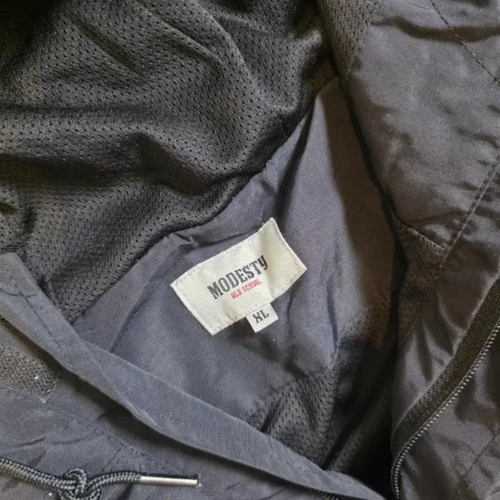 [BUNJANG] Modesty Black Anorak Hooded Windbreaker Jacket / 모데스티 블랙 아노락 후드 바람막이