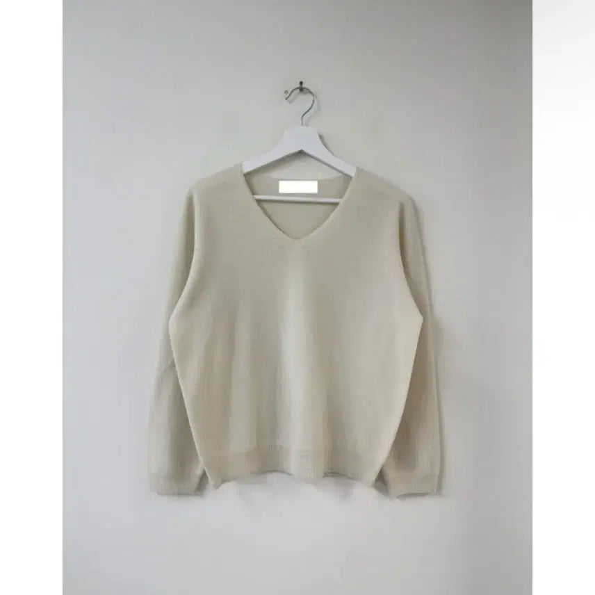 [BUNJANG] The Lot Liberty V-Neck Knit Sweater / 더롯 리버티 홀가먼트 브이넥 니트
