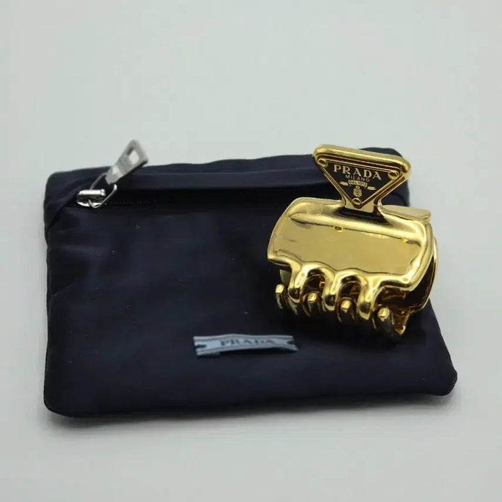 [BUNJANG] Prada Metal Gold Hair Clip / 프라다 메탈 골드 헤어클립 (헤어핀)