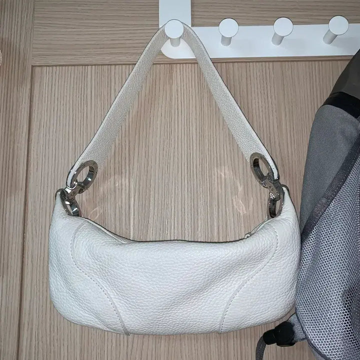 [BUNJANG] Vipa Amira Shoulder Bag White / 바이파 아미라 숄더백 화이트