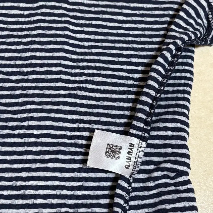 [BUNJANG] nyunyu Navy Polka Dot Cardigan / nyunyu 땡땡이가디건