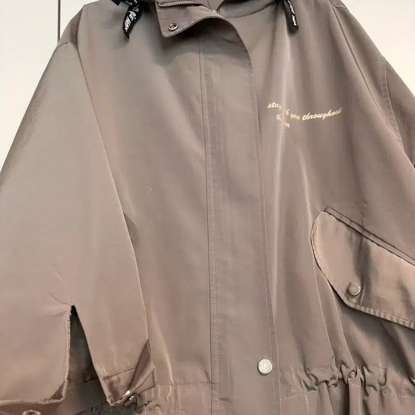 [BUNJANG] Designer Hooded Windbreaker Jacket with Fabric Print / 디자이너 바람막이 후드 자켓. 패브릭 프린트.8899110사이즈 정도