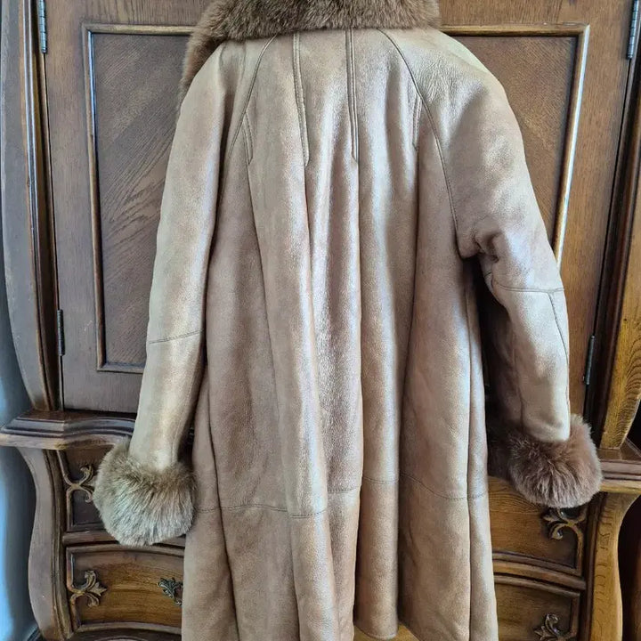 [BUNJANG] Brown Fur Trimmed Long Coat (Size 66) / 브라운 양가죽 퍼 트리밍 롱 코트 66