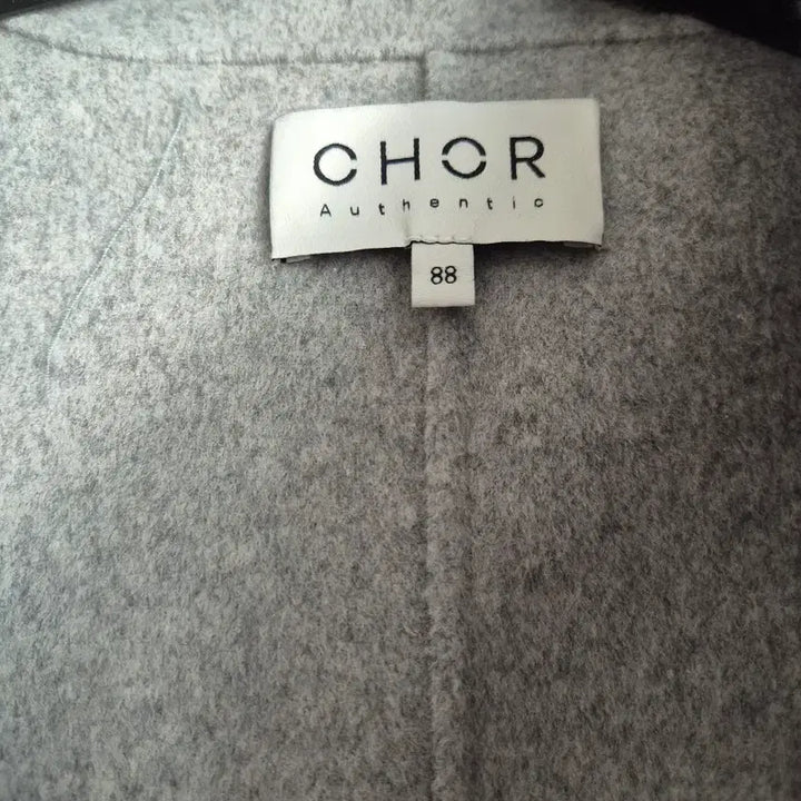 [SOLD OUT] CHOR 그레이 더블 버튼 숏 코트