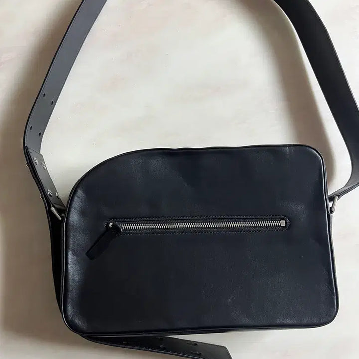 [BUNJANG] utuut Bogen Bag Leather Shoulder Bag / 어텃 utuut bogen bag 숄더백 가방 레더 가죽
