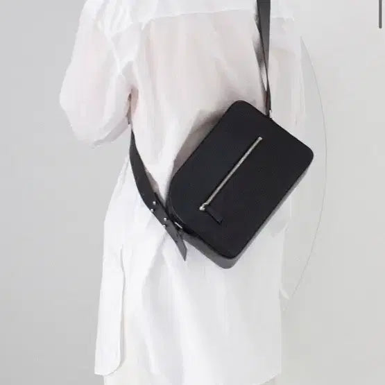 [BUNJANG] UTUUT Bogen Bag Shoulder Bag / 어텃 utuut bogen bag 숄더백 가방 레더 가죽
