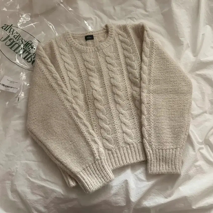 [BUNJANG] The Barnet Pope Cable Knit / 더바넷 pope 케이블 니트