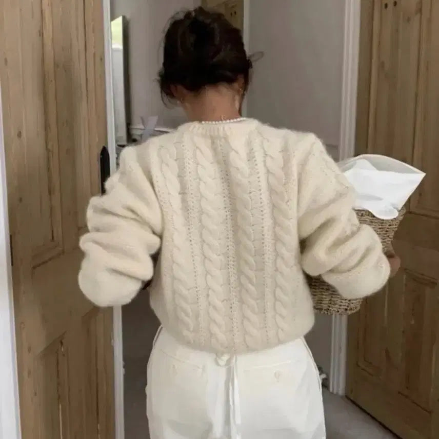 [BUNJANG] The Barnet Pope Cable Knit / 더바넷 pope 케이블 니트