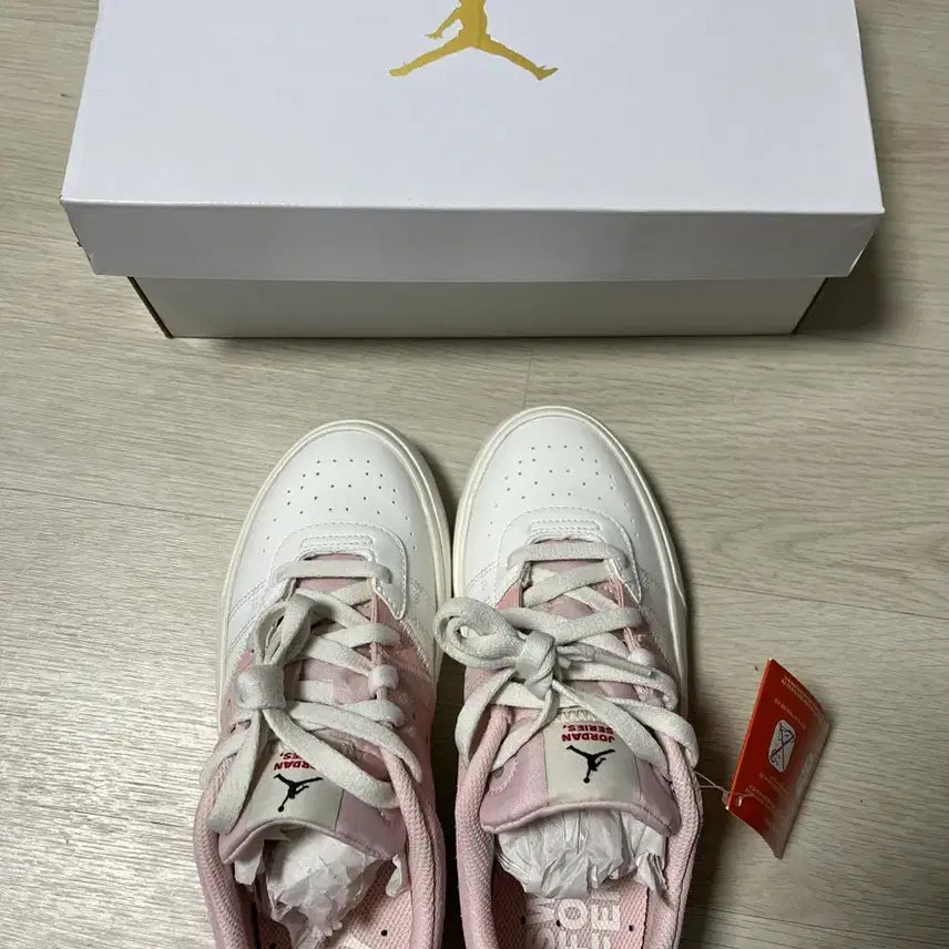 [BUNJANG] Nike Women Jordan ES (White Pink) Sneakers / * 나이키 우먼 조던시리즈 ES(화이트 핑크/ 230)