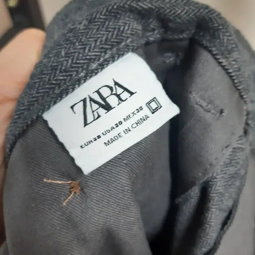 [BUNJANG] ZARA Herringbone Two-Tuck Slacks / 자라 투턱 헤링본 슬랙스