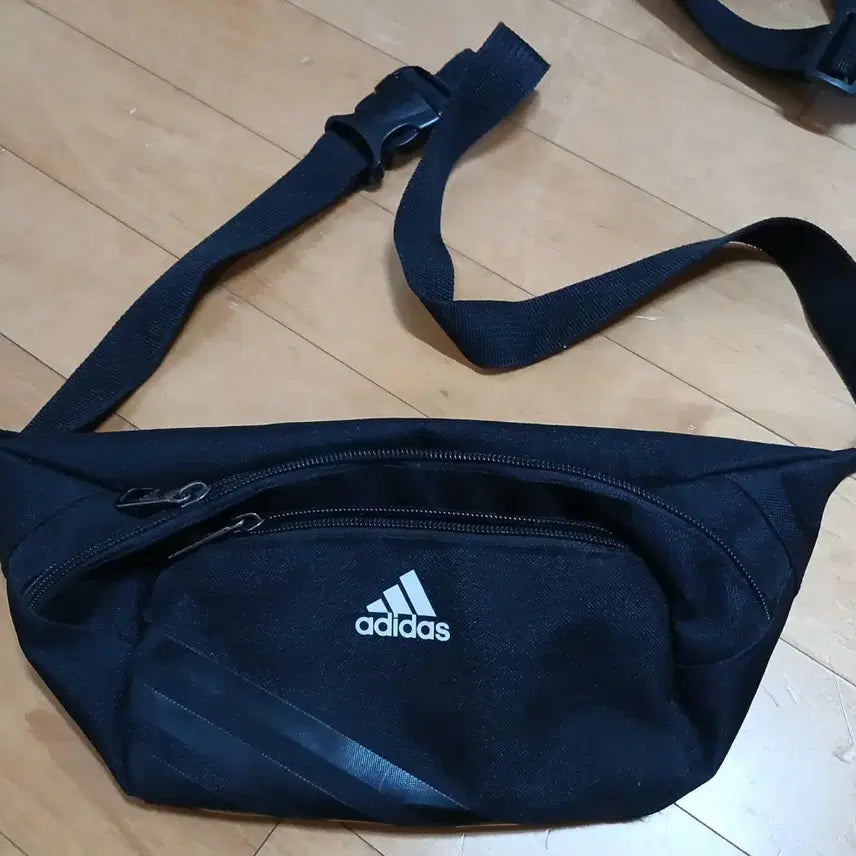 [BUNJANG] Adidas Hip Pack Sling Bag Crossbody / 아디다스 힙색 슬링백 크로스백