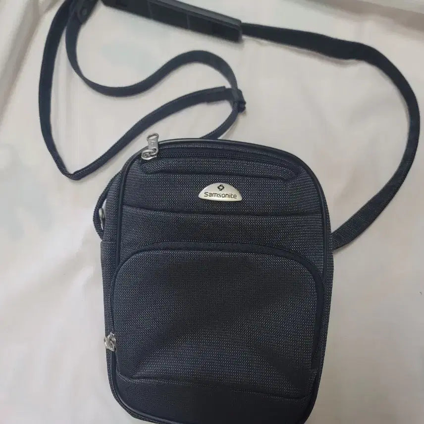 [BUNJANG] Samsonite Black Mini Cross Bag / 쌤소나이트 블랙 미니 크로스백