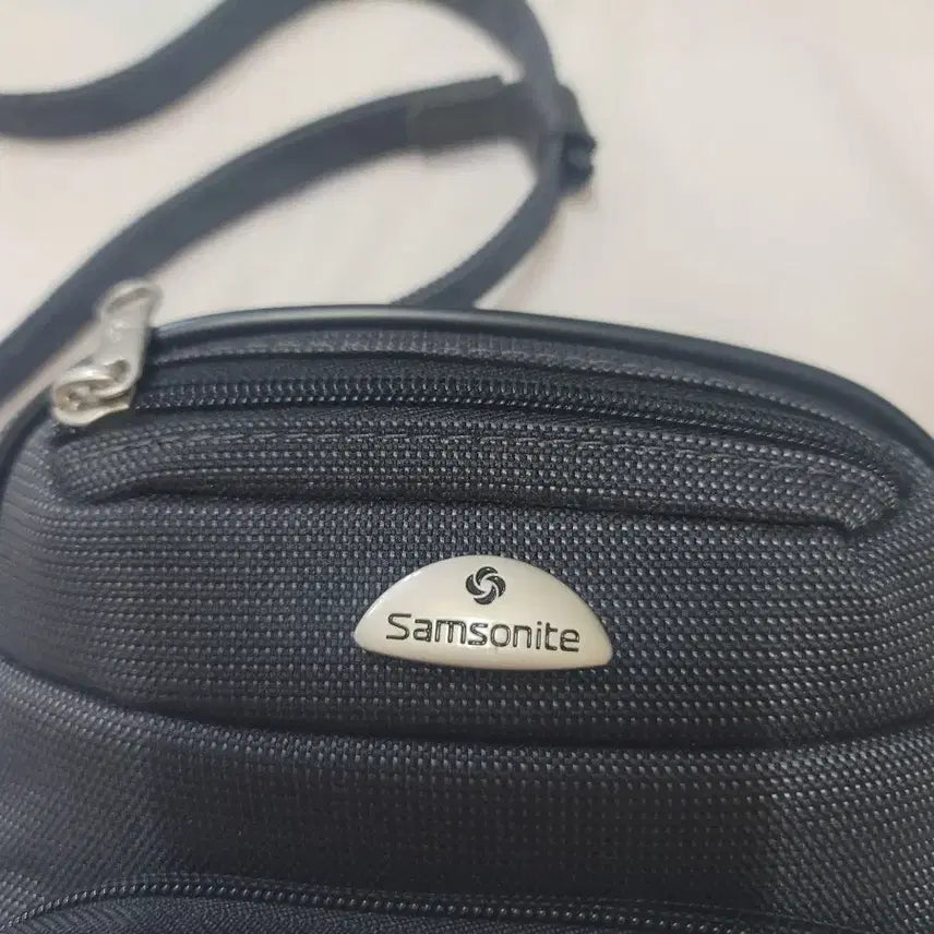 [BUNJANG] Samsonite Black Mini Cross Bag / 쌤소나이트 블랙 미니 크로스백