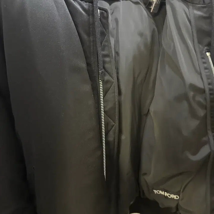 [BUNJANG] Tom Ford 22FW Silk Goose Down Padded Jacket / 톰포드 22fw 실크 구스 패딩 54