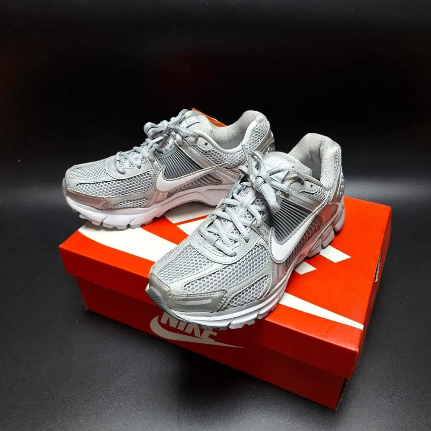 [BUNJANG] Nike Vomero 5 Silver Sneakers / 나이키 보메로5 새제품