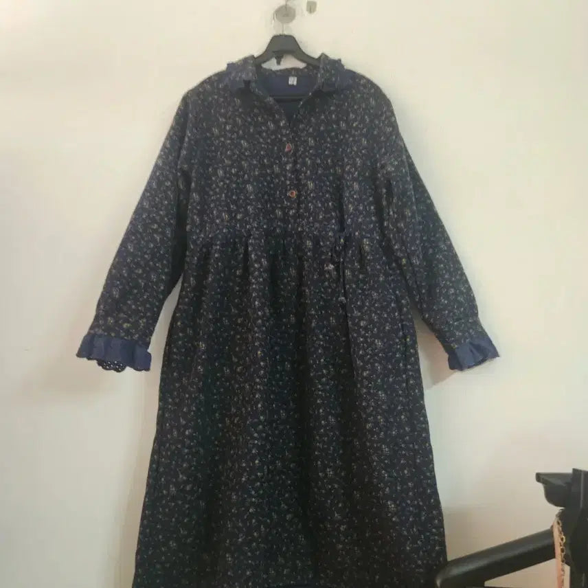[BUNJANG] Navy Quilted Flower Pattern Long Dress / 누빔플라워 패턴 롱 원피스 네이비