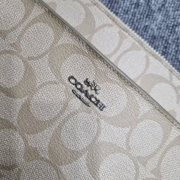 [BUNJANG] Coach Crossbody Bag / 코치 크로스백