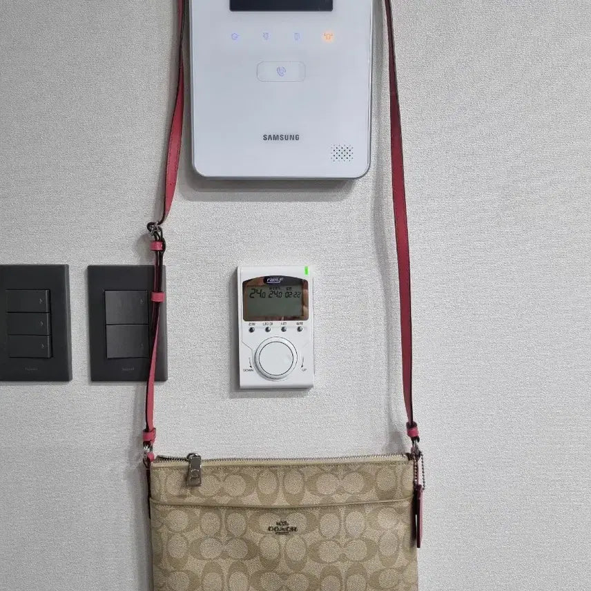 [BUNJANG] Coach Crossbody Bag / 코치 크로스백