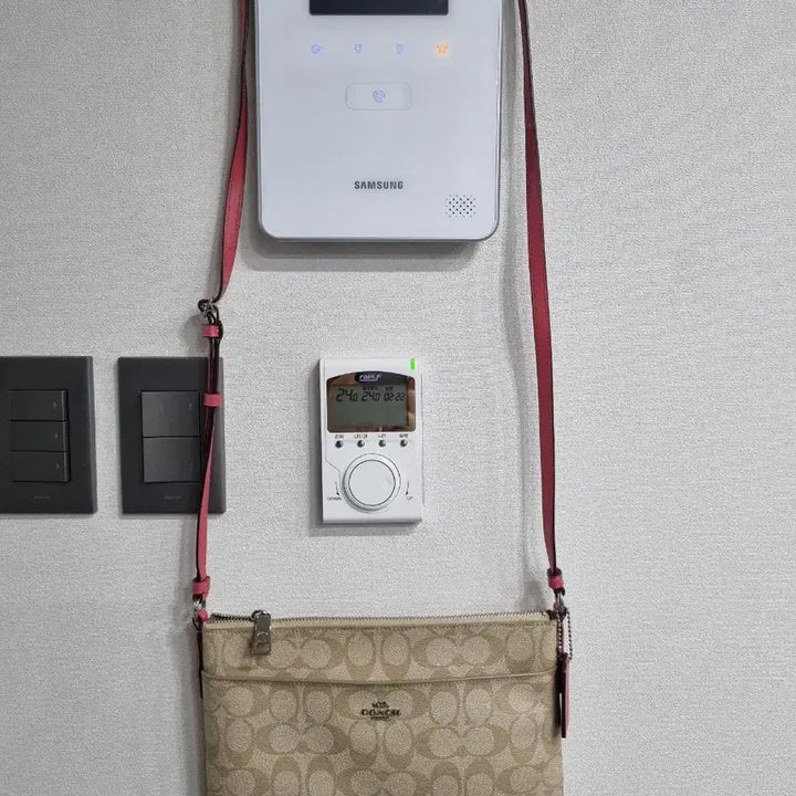 [BUNJANG] Coach Crossbody Bag / 코치 크로스백