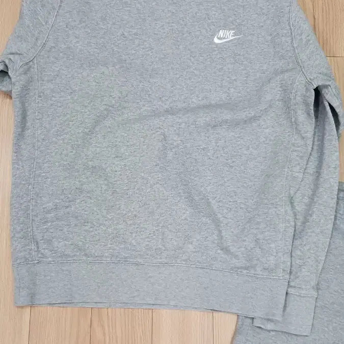 [BUNJANG] Nike Gray Sweatshirt &amp; Musinsa Standard Slim Fit Slacks Bundle / 나이키 맨투맨 회색+무신사스탠다드 앏은기모슬랙스