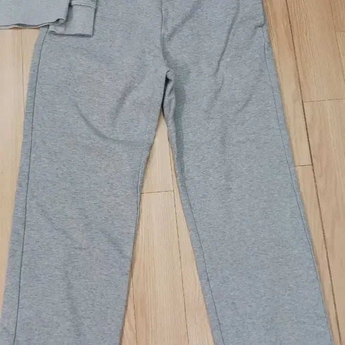 [BUNJANG] Nike Gray Sweatshirt &amp; Musinsa Standard Slim Fit Slacks Bundle / 나이키 맨투맨 회색+무신사스탠다드 앏은기모슬랙스