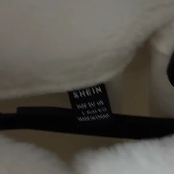 [BUNJANG] VavaBold Cape / 쉬인 보세 망토 털망토 판쵸 폰쵸 케이프 L VavaBold