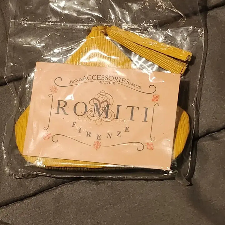 [SOLD OUT] ROMITI FIRENZE 옐로우 가죽 동전지갑