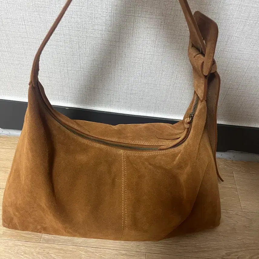 [BUNJANG] Barneys New York Suede Shoulder Bag / 천연스웨이드가방 바니스뉴욕