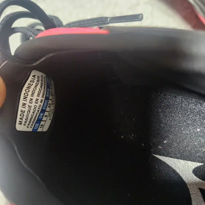 [BUNJANG] Mizuno Ignitus Soccer Cleats Black/Pink - 280mm / 미즈노 이그니터스 축구화 검정/핑크-280