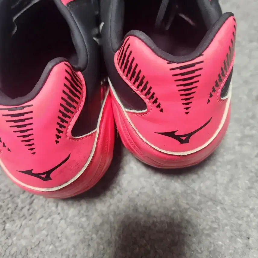[BUNJANG] Mizuno Ignitus Soccer Cleats Black/Pink - 280mm / 미즈노 이그니터스 축구화 검정/핑크-280