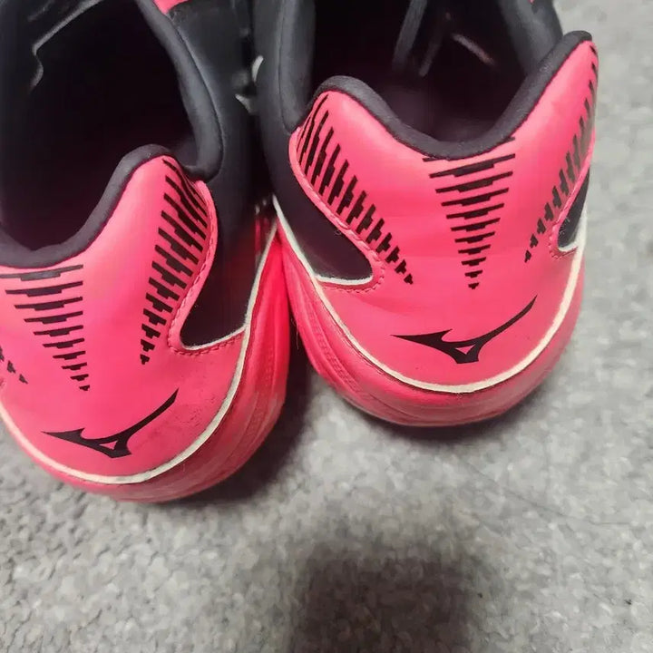 [BUNJANG] Mizuno Ignitus Soccer Cleats Black/Pink - 280mm / 미즈노 이그니터스 축구화 검정/핑크-280