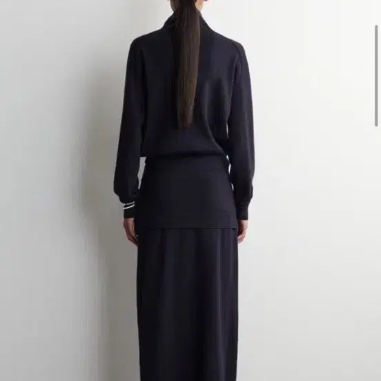 [SOLD OUT] COS 코스 타이 웨이스트 메리노 울미디 스커트 네이비 xs