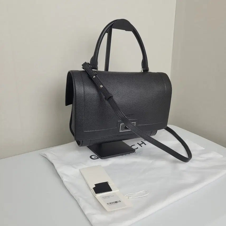 [BUNJANG] Givenchy Shark Tote/Shoulder Bag / 지방시 BB05959695 SHARK(샤크)토트 겸 숄더 (누나명품중고)