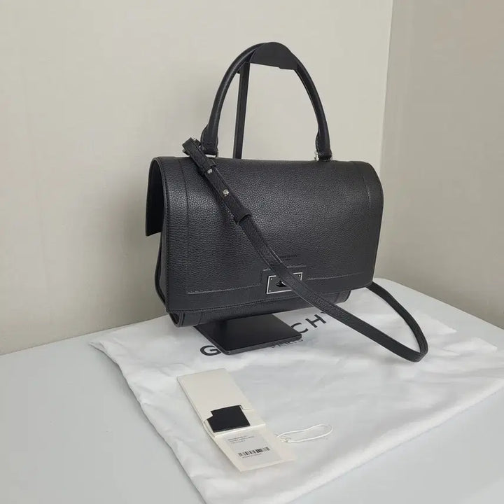 [BUNJANG] Givenchy Shark Tote/Shoulder Bag / 지방시 BB05959695 SHARK(샤크)토트 겸 숄더 (누나명품중고)